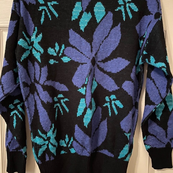 Vintage purple floral sweater - Picture 2 of 10